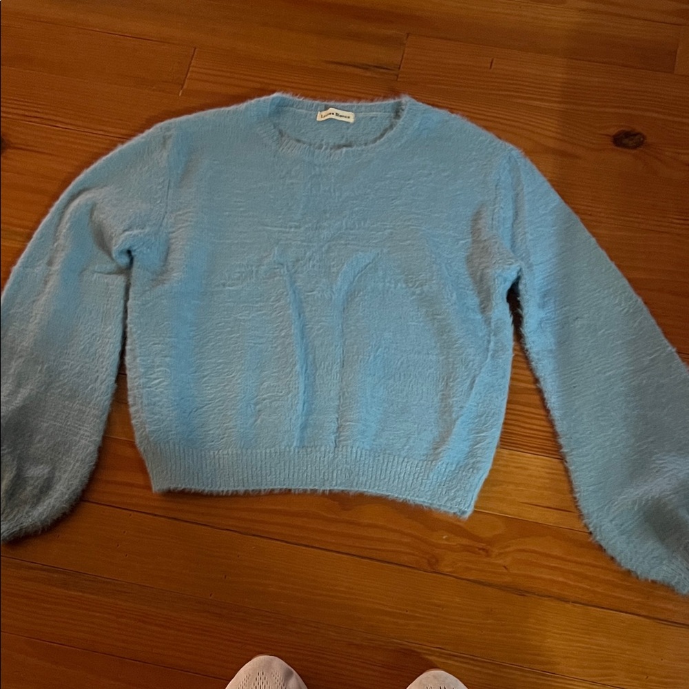 Elegant Light Blue Women's Sweater
